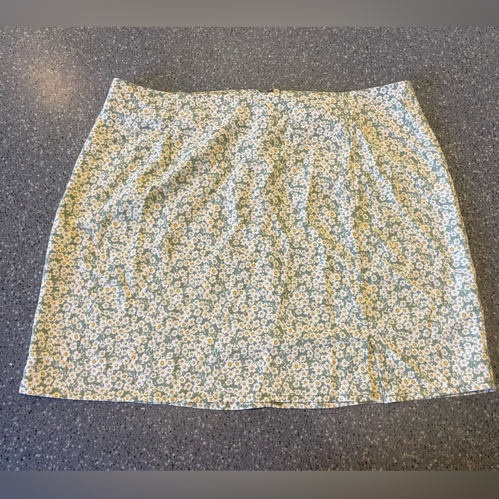 Aeropostale Sage Green and Yellow Daisy Mini Skirt